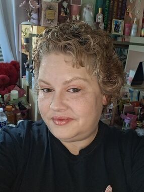 Meet your Posher, Carla